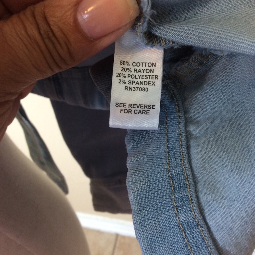 Cato v Light Wash Denim Jacket Size L, NWT - Picture 9 of 15